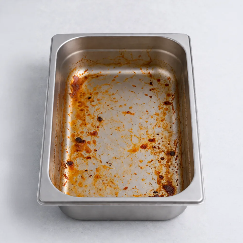 Dirty bain marie tray without an EasyLiner
